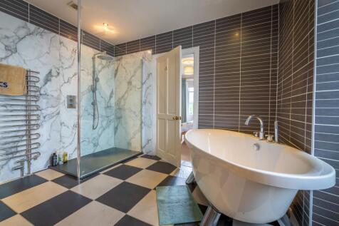 Bedroom 2 En-suite