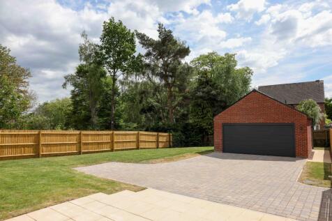 Detached Garage