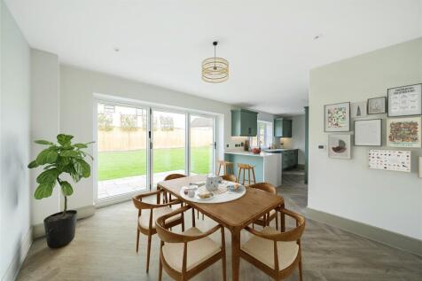 Kitchen / Dining
