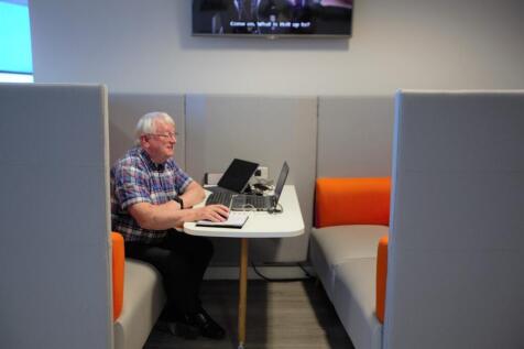 Bookable cafe booth