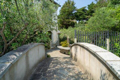 Property Image 18