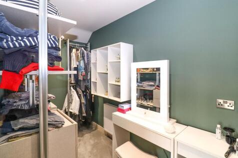 DRESSING ROOM