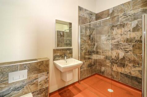 GROUND FLOOR WET ROOM