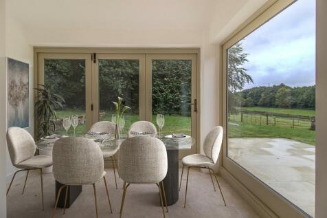 DINING/GARDEN ROOM