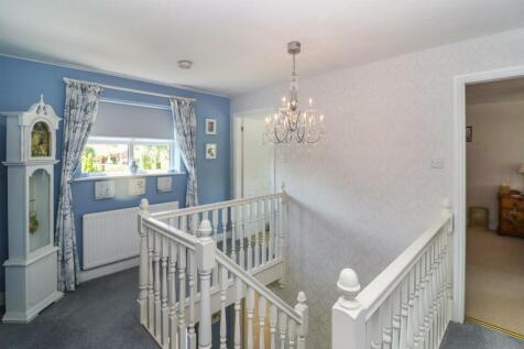 GALLERIED LANDING