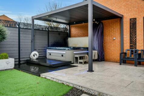 Hot tub area