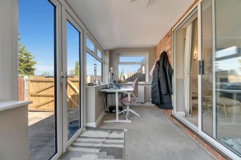 Sun room/ Office