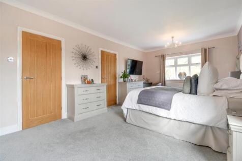 Principle bedroom