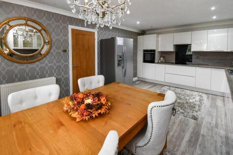 Kitchen dining room