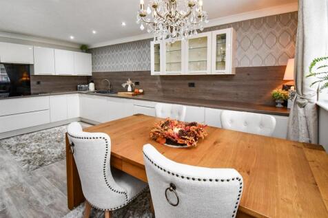 Kitchen dining room