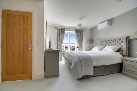 PRINCIPLE BEDROOM