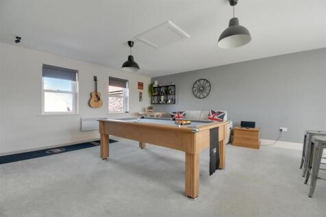 LIVE WORK SPACE