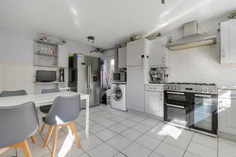 KITCHEN BREAKFAST ROOM