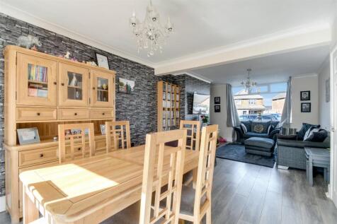 Liiving dining room