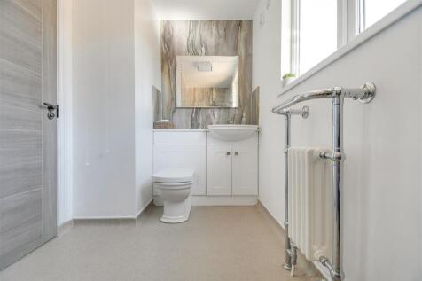 1st floor shower room