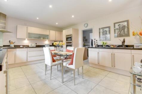 Kitchen breakfast room