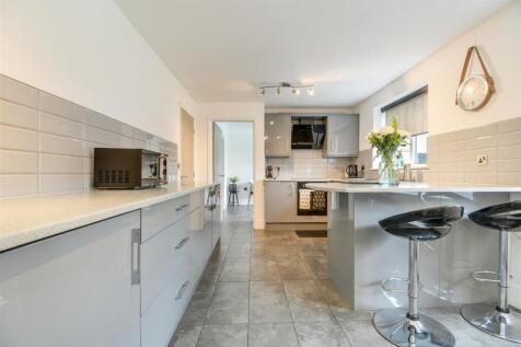 Kitchen breakfast room