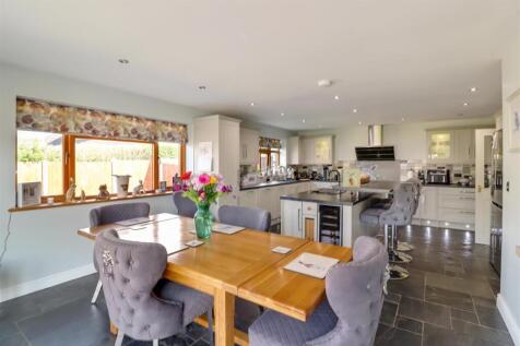 Open Plan Living Dining Kitchen