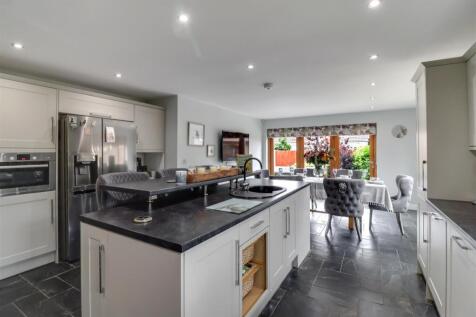 Open Plan Living Dining Kitchen