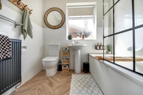 Famiy bathroom