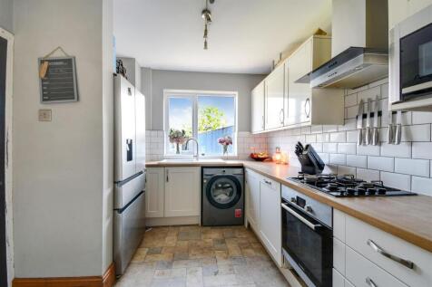 KITCHEN FRONT ON
