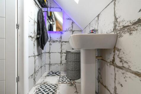 Master En-Suite