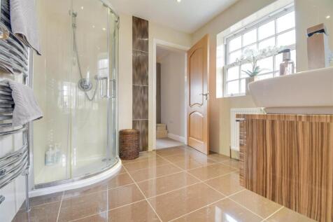 JACK AND JILL EN-SUITE