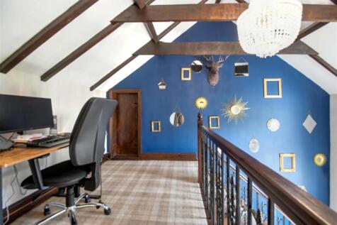 1st floor landing