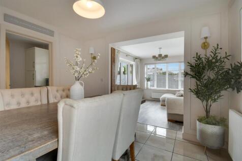 KITCHEN/LIVING/DINING