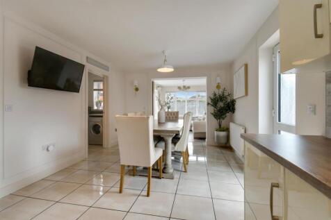 KITCHEN/LIVING/DINING