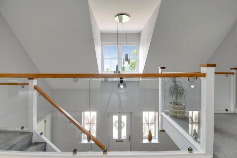 1st floor Landing