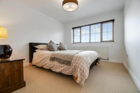 Bedroom dour