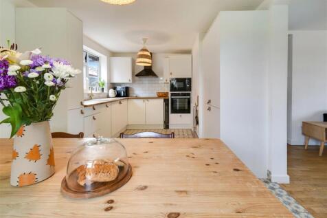KITCHEN DINING
