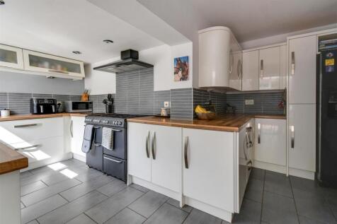 KITCHEN DINING