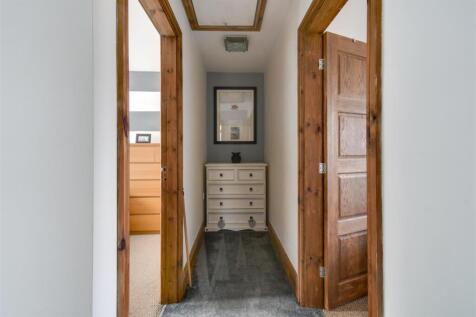 FIRST FLOOR HALLWAY