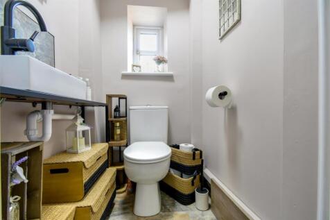 Ground flor WC