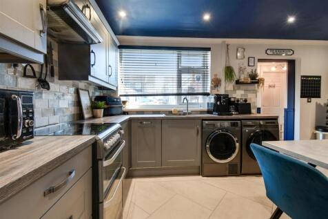 KITCHEN DINING