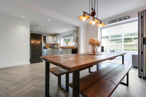 Kitchen dining room