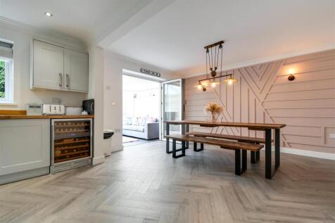 Kitchen dining room