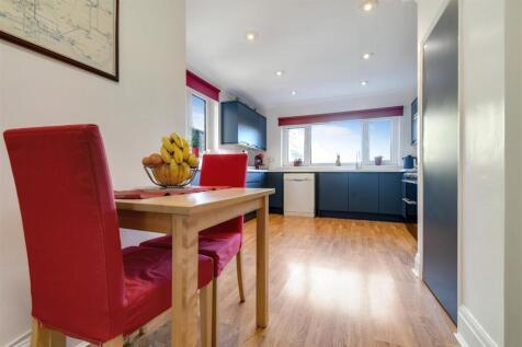 Kitchen breakfast room