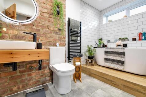 Ground floor bathroom