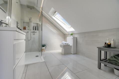 1st floor bathroom