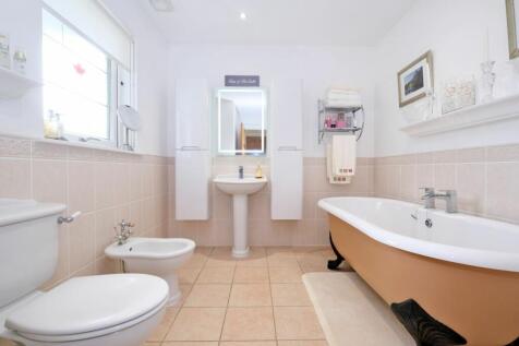 Master En-Suite