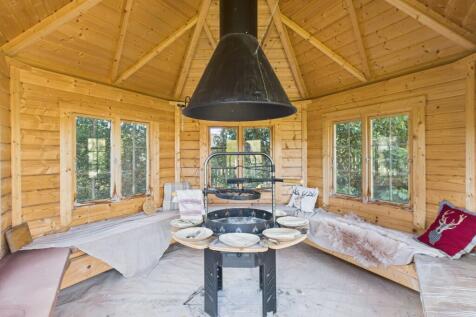 BBQ Hut