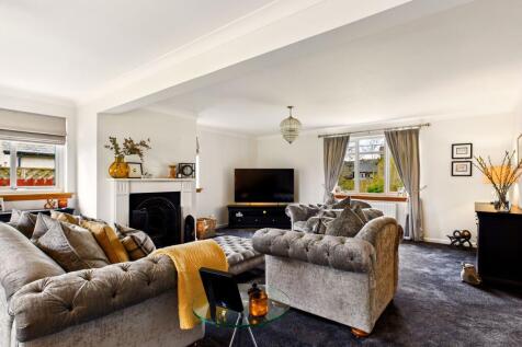 Formal Lounge