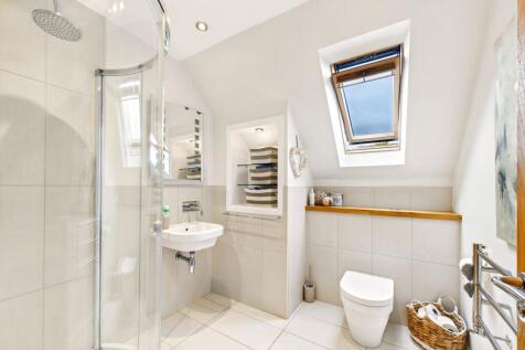 Master Bedroom En-suite