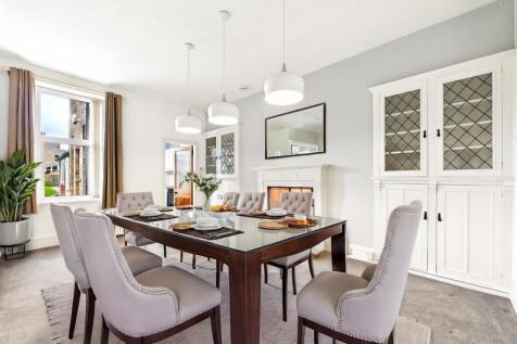 Dining/sitting room
