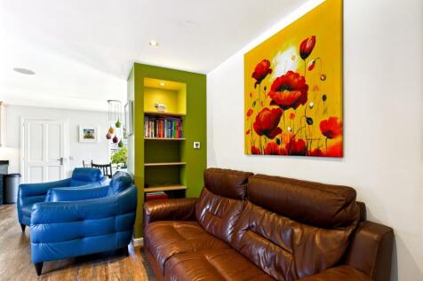 Kitchen/dining/family room.