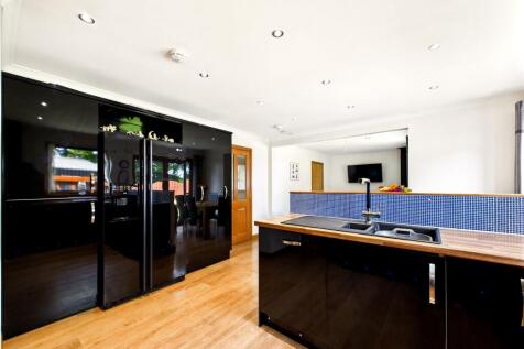 Kitchen/dining/family room