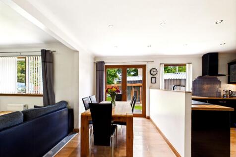 Kitchen/dining/family room